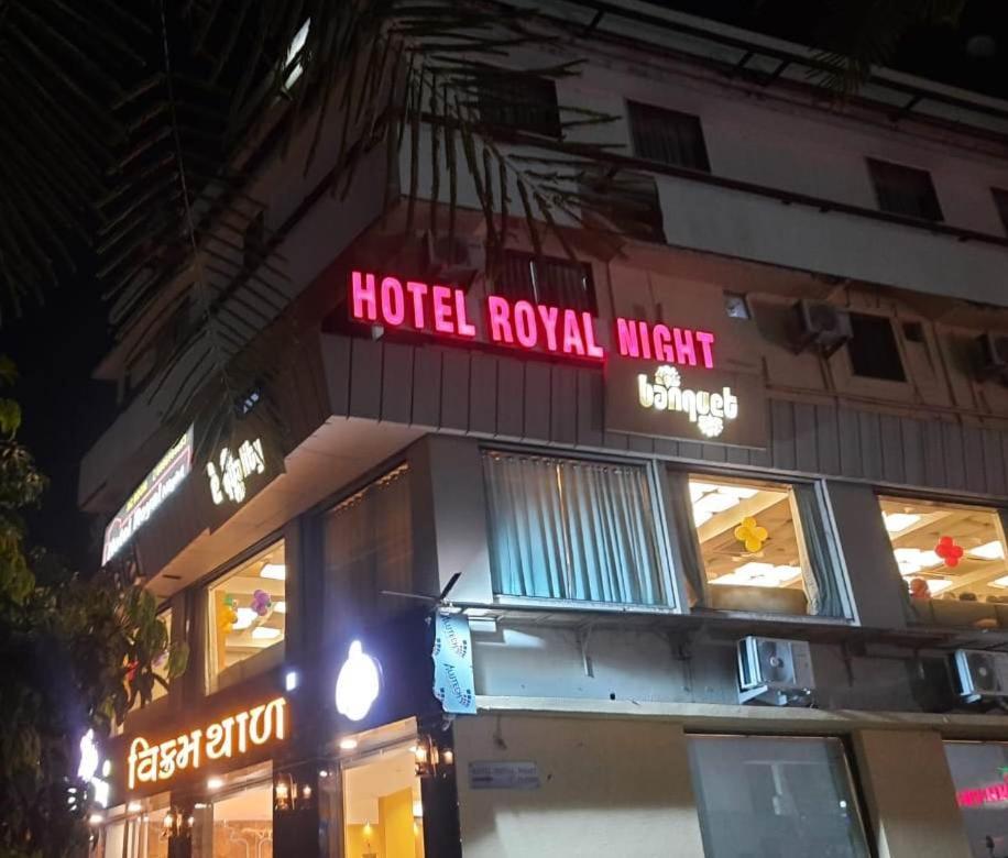 Hotel Royal Night อาเมดาบัด ภายนอก รูปภาพ